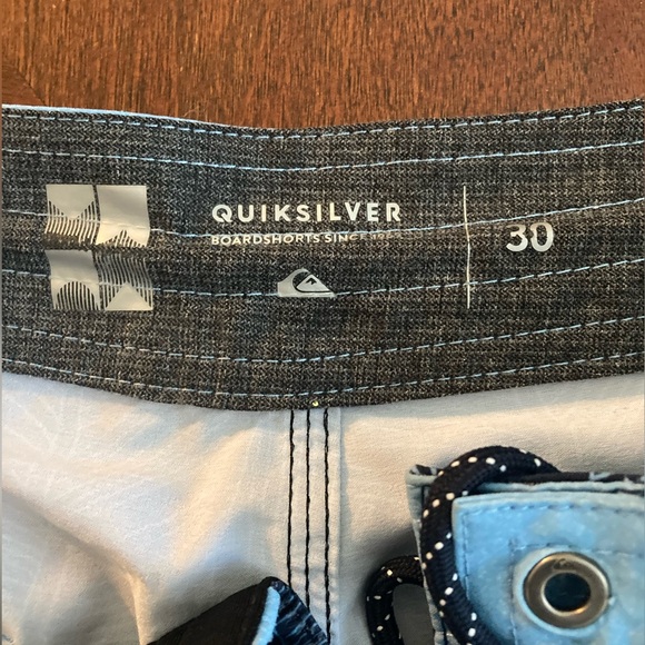 Quicksilver board shorts. Size 30. Floral pattern. Never worn. - Picture 2 of 3